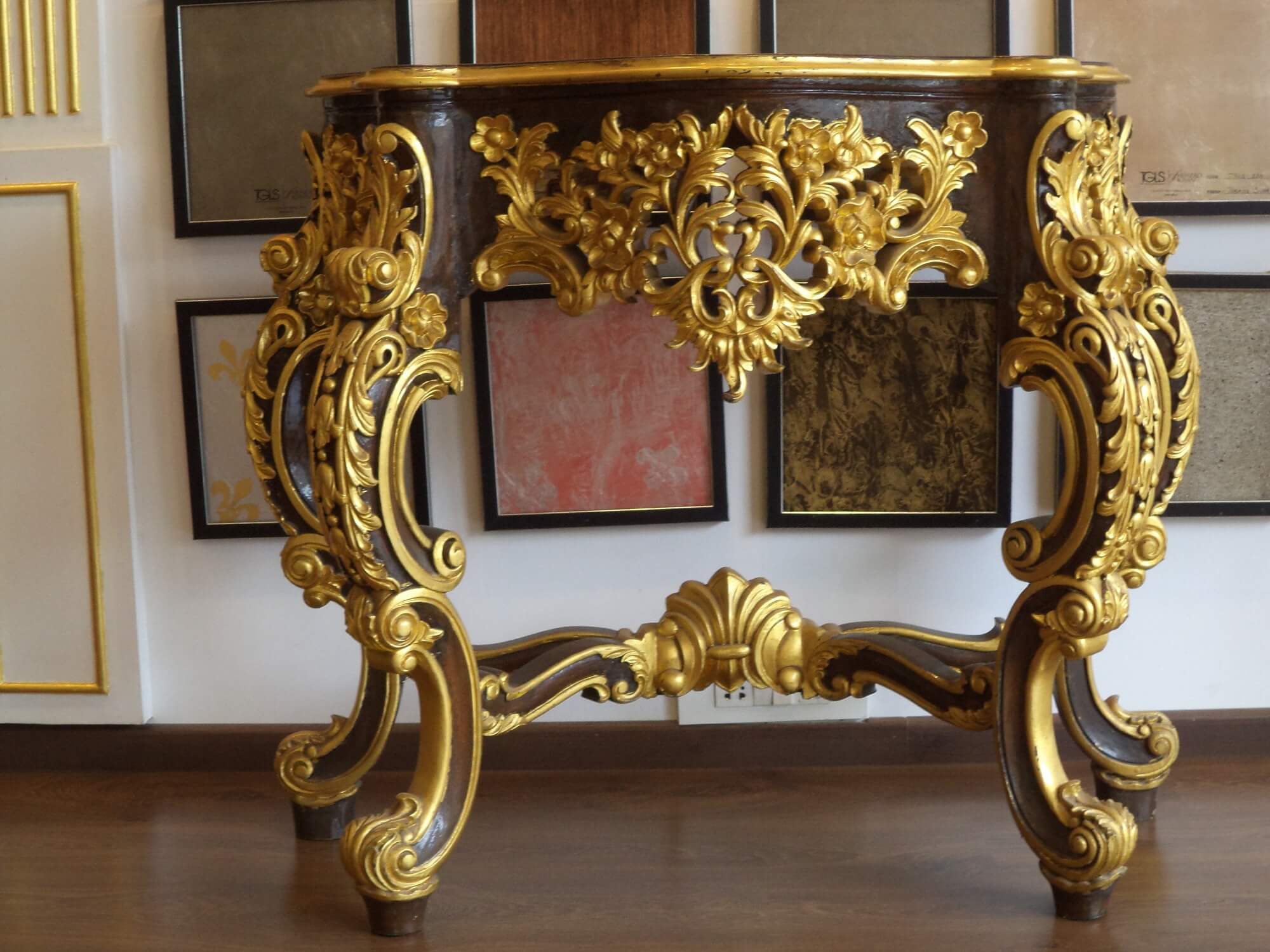 Gold Leafing finish view